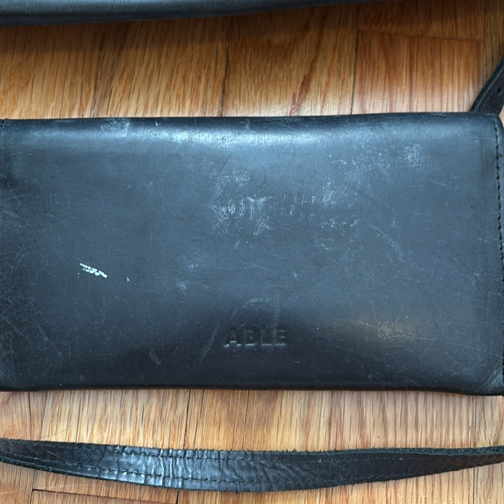 Able Fozi Purse and Wristlet Set - Picture 3 of 9